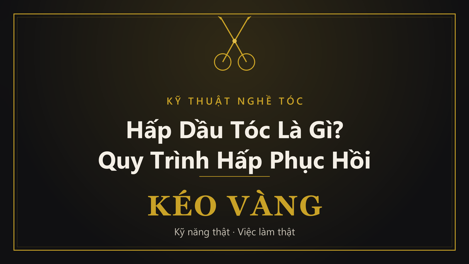 Thợ tóc hấp dầu phục hồi cho khách tại salon - Kéo Vàng